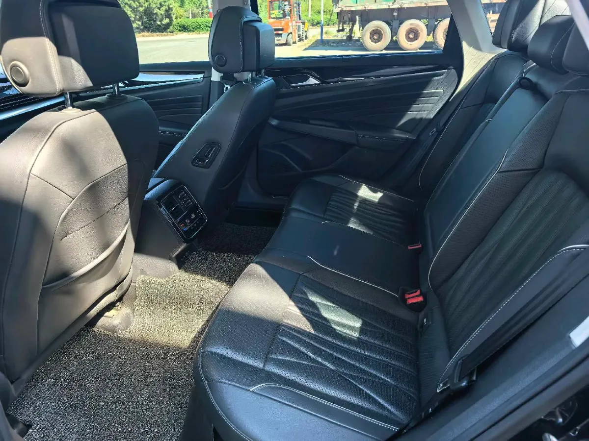 2023 Volkswagen Passat 2.0T 186HP L4 7DCT,autocango,china used car exporter,china ev exporter,chinese used car exporter,chinese used ev exporter