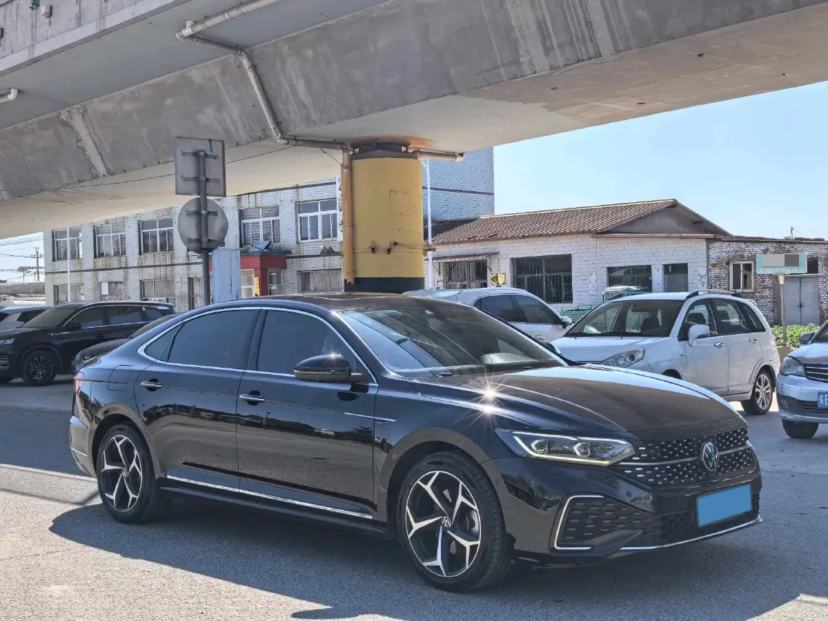 2023 Volkswagen Passat 2.0T 186HP L4 7DCT,autocango,china used car exporter,china ev exporter,chinese used car exporter,chinese used ev exporter