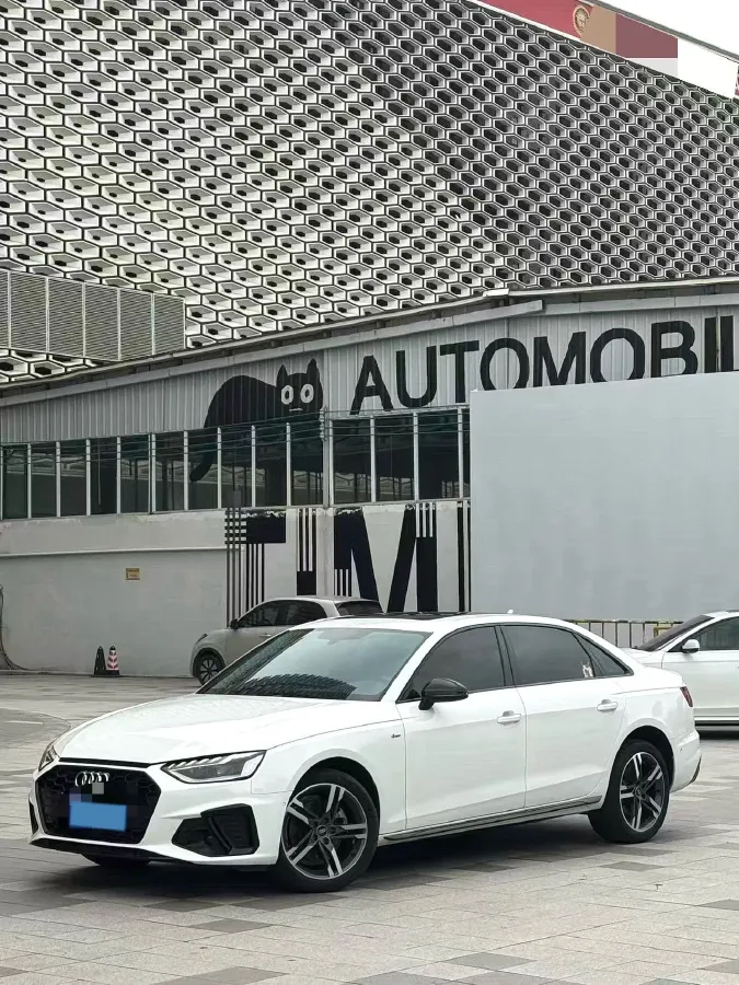 2022 Audi A4L 2.0T 190HP L4 7DCT,autocango,china used car exporter,china ev exporter,chinese used car exporter,chinese used ev exporter