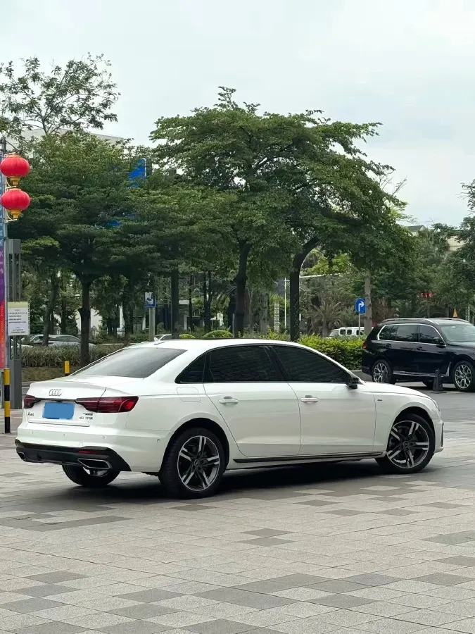 2022 Audi A4L 2.0T 190HP L4 7DCT,autocango,china used car exporter,china ev exporter,chinese used car exporter,chinese used ev exporter