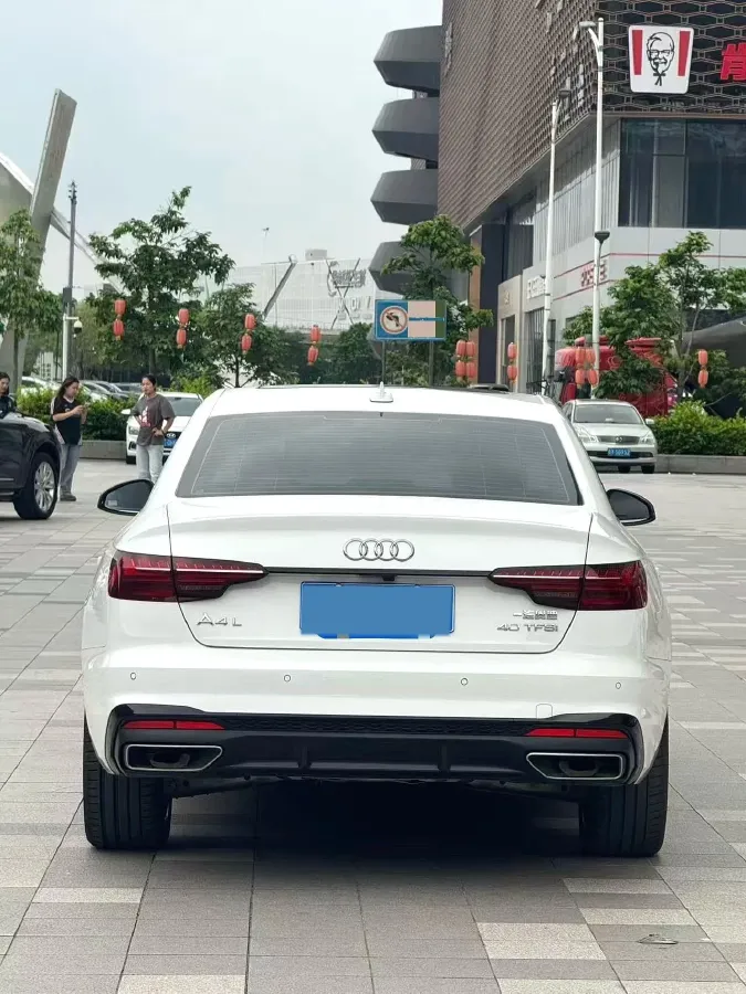 2022 Audi A4L 2.0T 190HP L4 7DCT,autocango,china used car exporter,china ev exporter,chinese used car exporter,chinese used ev exporter
