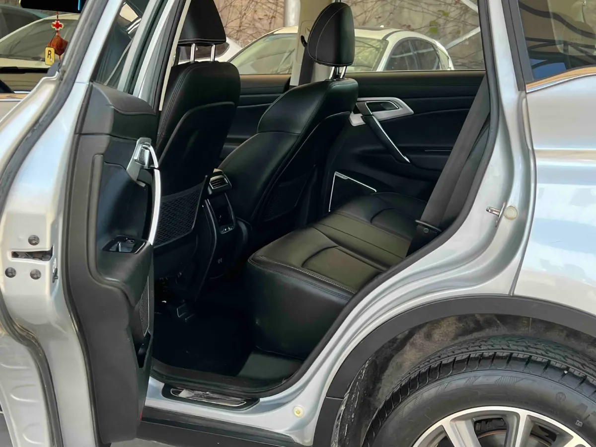 2020 Roewe i6 1.5T 169HP L4 7DCT,autocango,china used car exporter,china ev exporter,chinese used car exporter,chinese used ev exporter