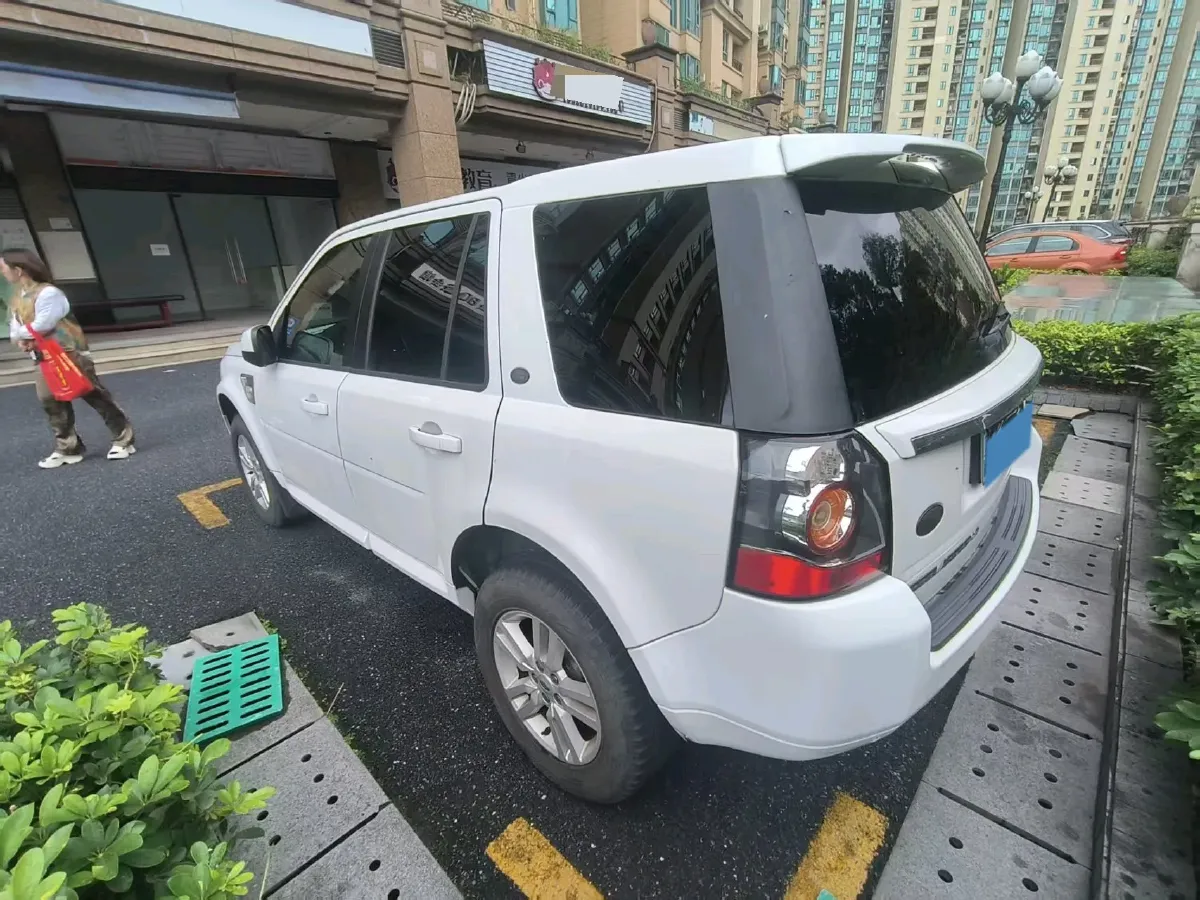 2013 Land Rover Freelander 2 2.0T 240HP L4 6AT,autocango,china used car exporter,china ev exporter,chinese used car exporter,chinese used ev exporter