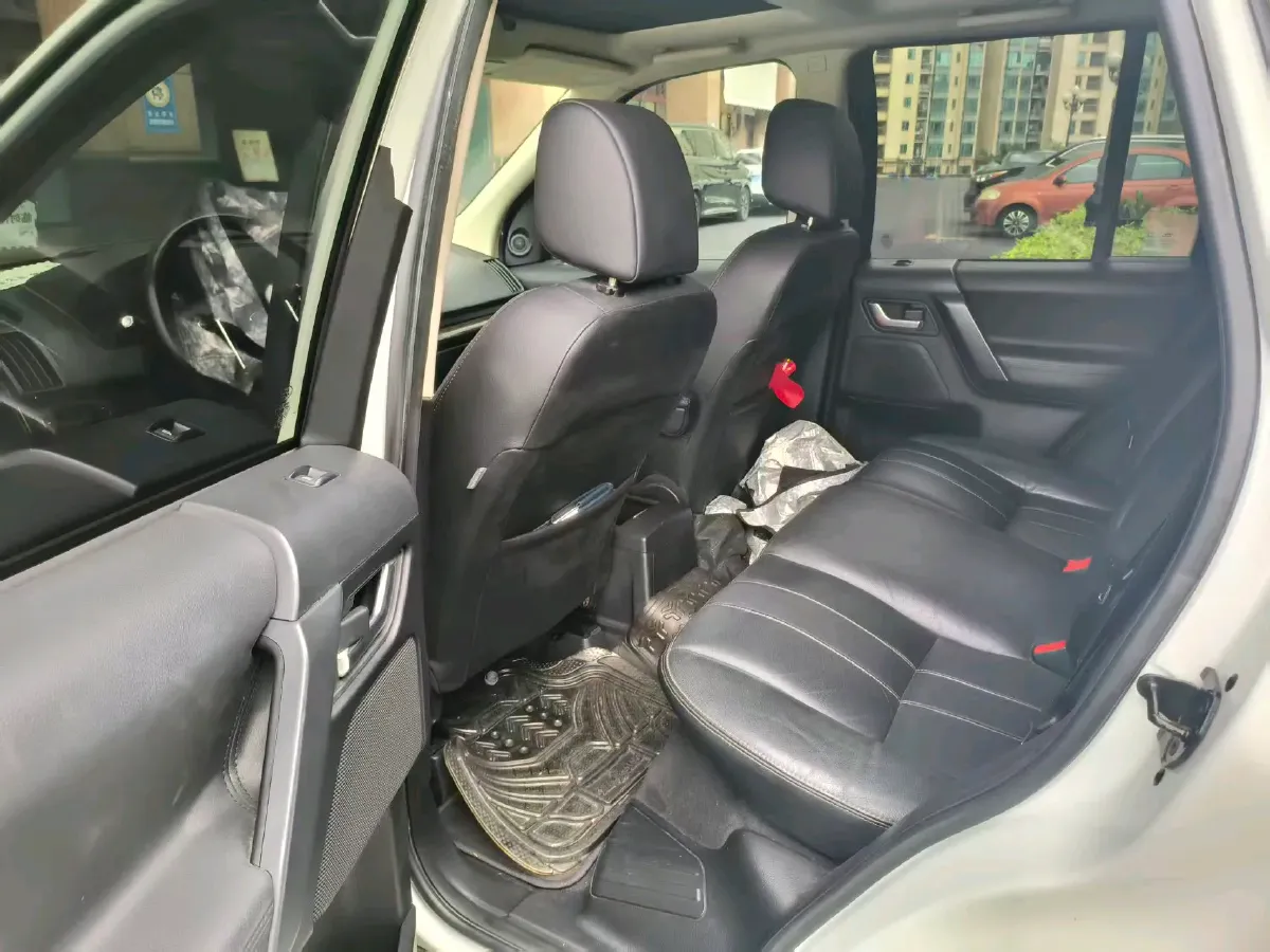 2013 Land Rover Freelander 2 2.0T 240HP L4 6AT,autocango,china used car exporter,china ev exporter,chinese used car exporter,chinese used ev exporter