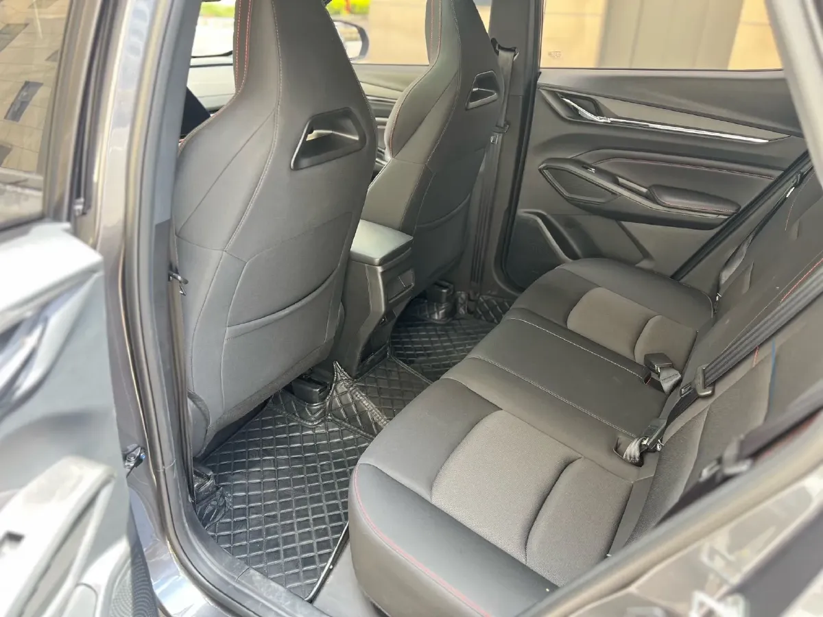 2024 ChangAn X5 PLUS 1.5T 188HP L4 7DCT,autocango,china used car exporter,china ev exporter,chinese used car exporter,chinese used ev exporter