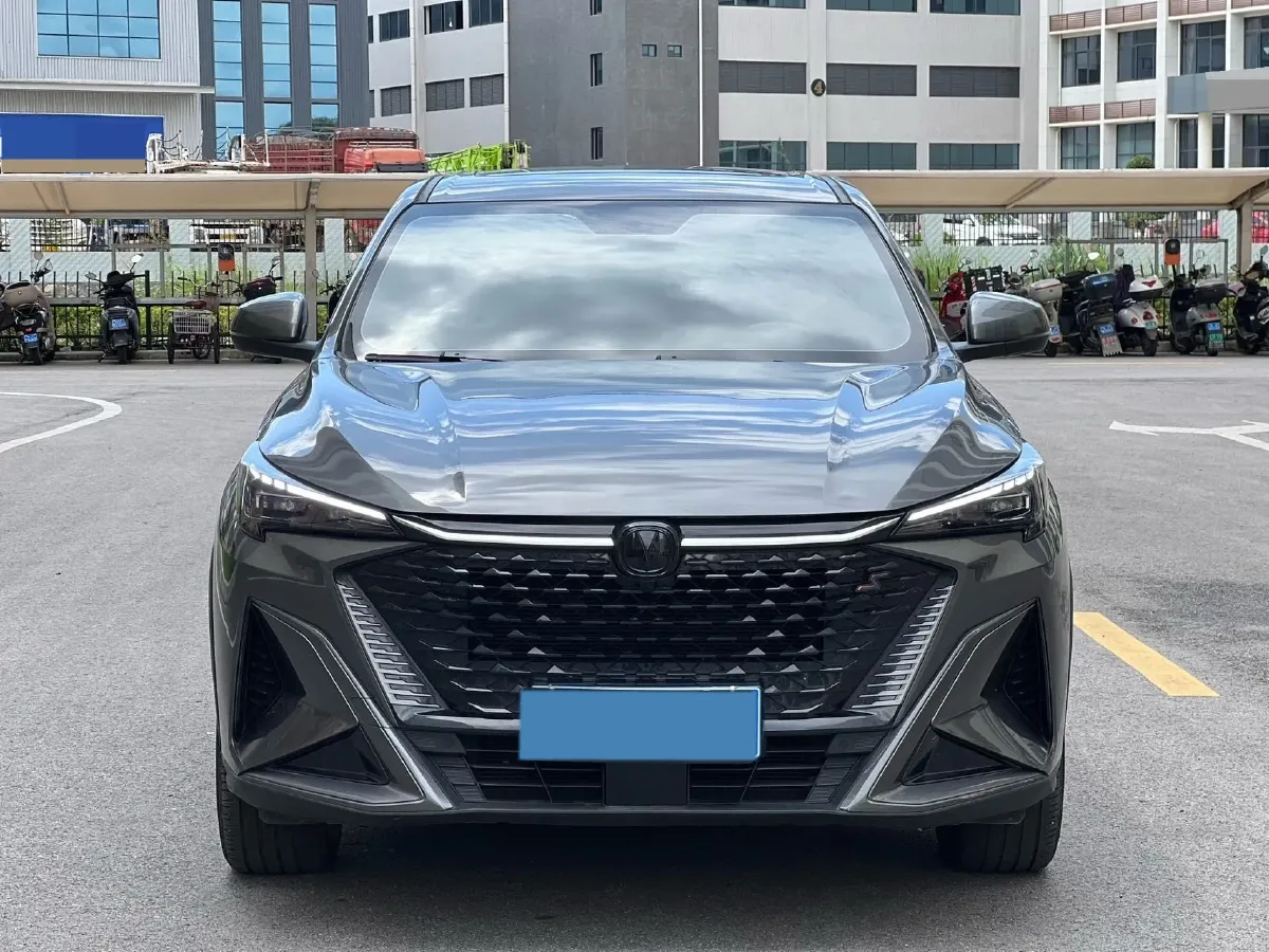 2024 ChangAn X5 PLUS 1.5T 188HP L4 7DCT,autocango,china used car exporter,china ev exporter,chinese used car exporter,chinese used ev exporter