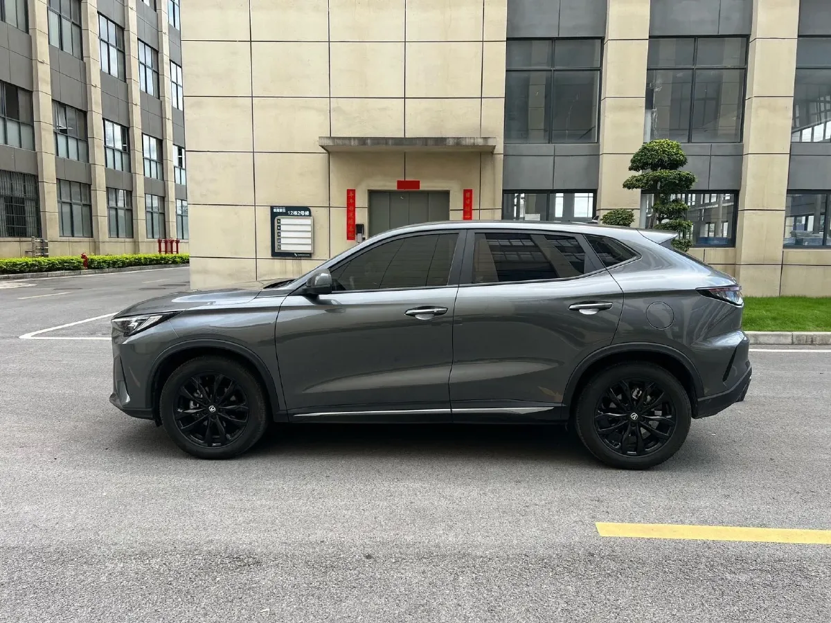 2024 ChangAn X5 PLUS 1.5T 188HP L4 7DCT,autocango,china used car exporter,china ev exporter,chinese used car exporter,chinese used ev exporter