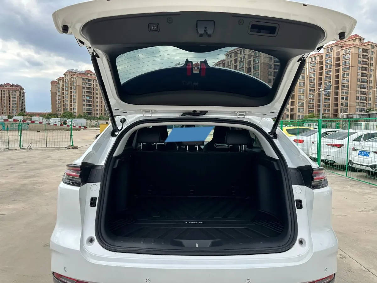 2021 ChangAn UNI-K 2.0T 233HP L4 8AT,autocango,china used car exporter,china ev exporter,chinese used car exporter,chinese used ev exporter