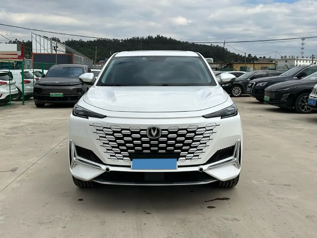 2021 ChangAn UNI-K 2.0T 233HP L4 8AT,autocango,china used car exporter,china ev exporter,chinese used car exporter,chinese used ev exporter