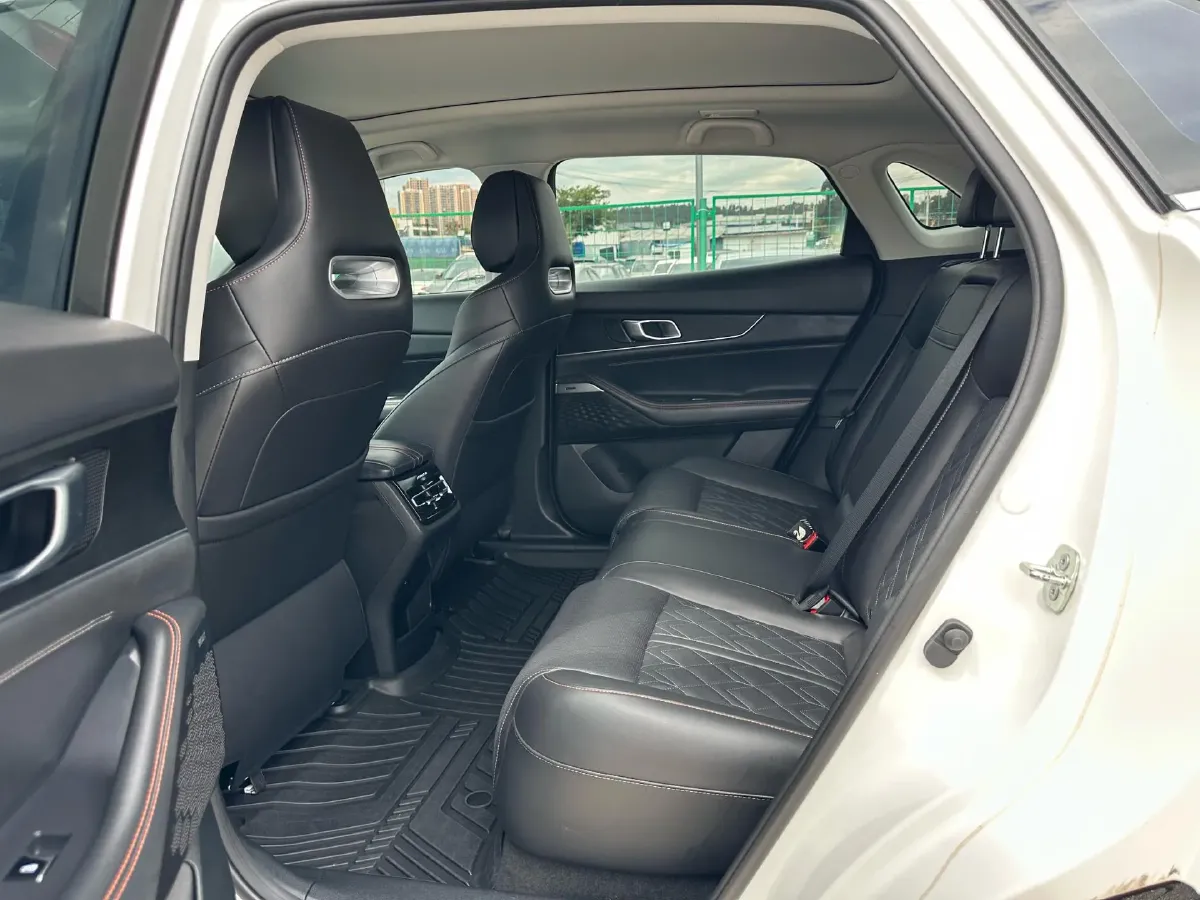 2021 ChangAn UNI-K 2.0T 233HP L4 8AT,autocango,china used car exporter,china ev exporter,chinese used car exporter,chinese used ev exporter