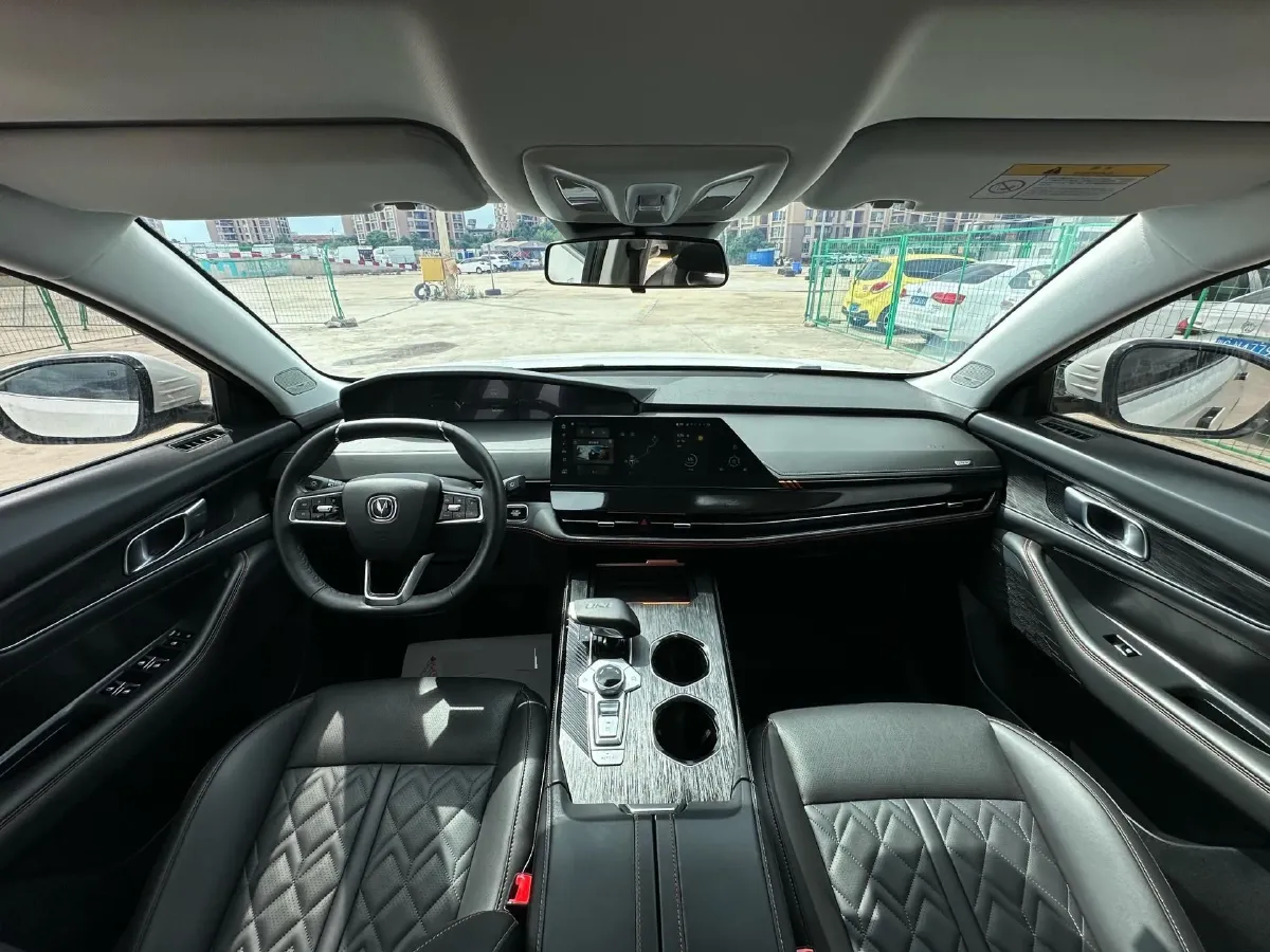 2021 ChangAn UNI-K 2.0T 233HP L4 8AT,autocango,china used car exporter,china ev exporter,chinese used car exporter,chinese used ev exporter