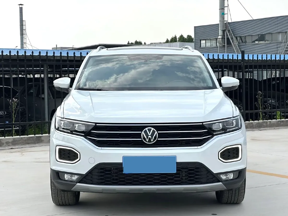 2022 Volkswagen T-Roc 1.4T 150HP L4 7DCT,autocango,china used car exporter,china ev exporter,chinese used car exporter,chinese used ev exporter
