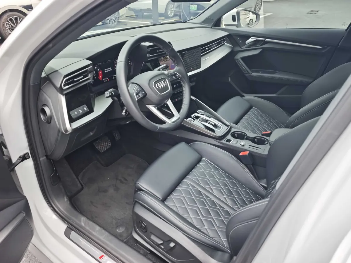 2025 Audi A3 1.5T 160HP L4 7DCT,autocango,china used car exporter,china ev exporter,chinese used car exporter,chinese used ev exporter