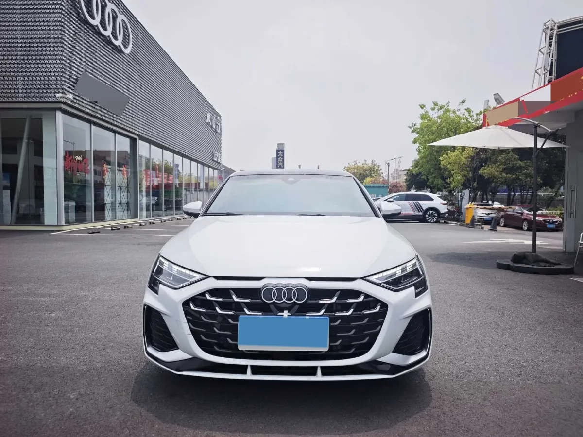 2025 Audi A3 1.5T 160HP L4 7DCT,autocango,china used car exporter,china ev exporter,chinese used car exporter,chinese used ev exporter