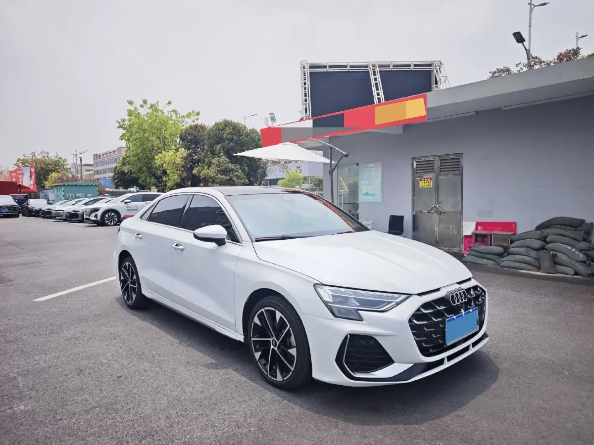 2025 Audi A3 1.5T 160HP L4 7DCT,autocango,china used car exporter,china ev exporter,chinese used car exporter,chinese used ev exporter