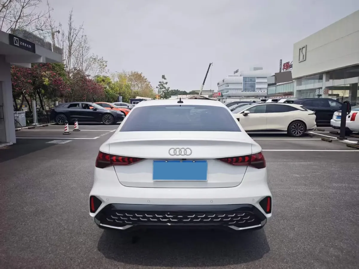 2025 Audi A3 1.5T 160HP L4 7DCT,autocango,china used car exporter,china ev exporter,chinese used car exporter,chinese used ev exporter