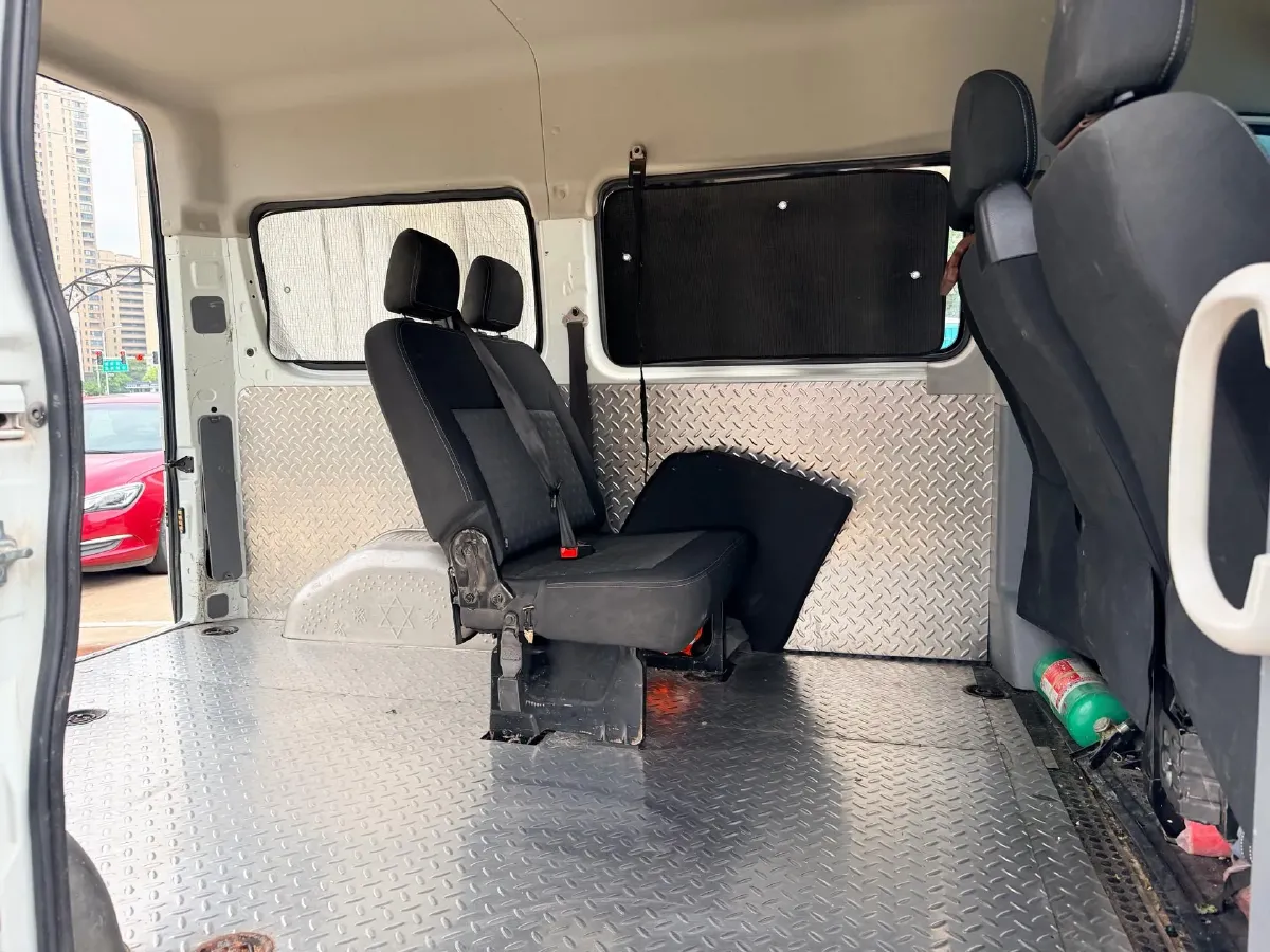 2021 MAXUS XinTu V80 2.0T 139HP L4 6MT,autocango,china used car exporter,china ev exporter,chinese used car exporter,chinese used ev exporter