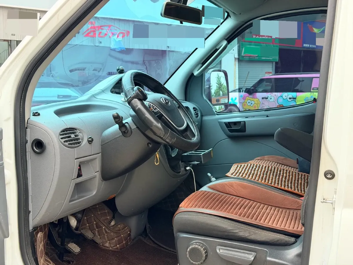 2021 MAXUS XinTu V80 2.0T 139HP L4 6MT,autocango,china used car exporter,china ev exporter,chinese used car exporter,chinese used ev exporter