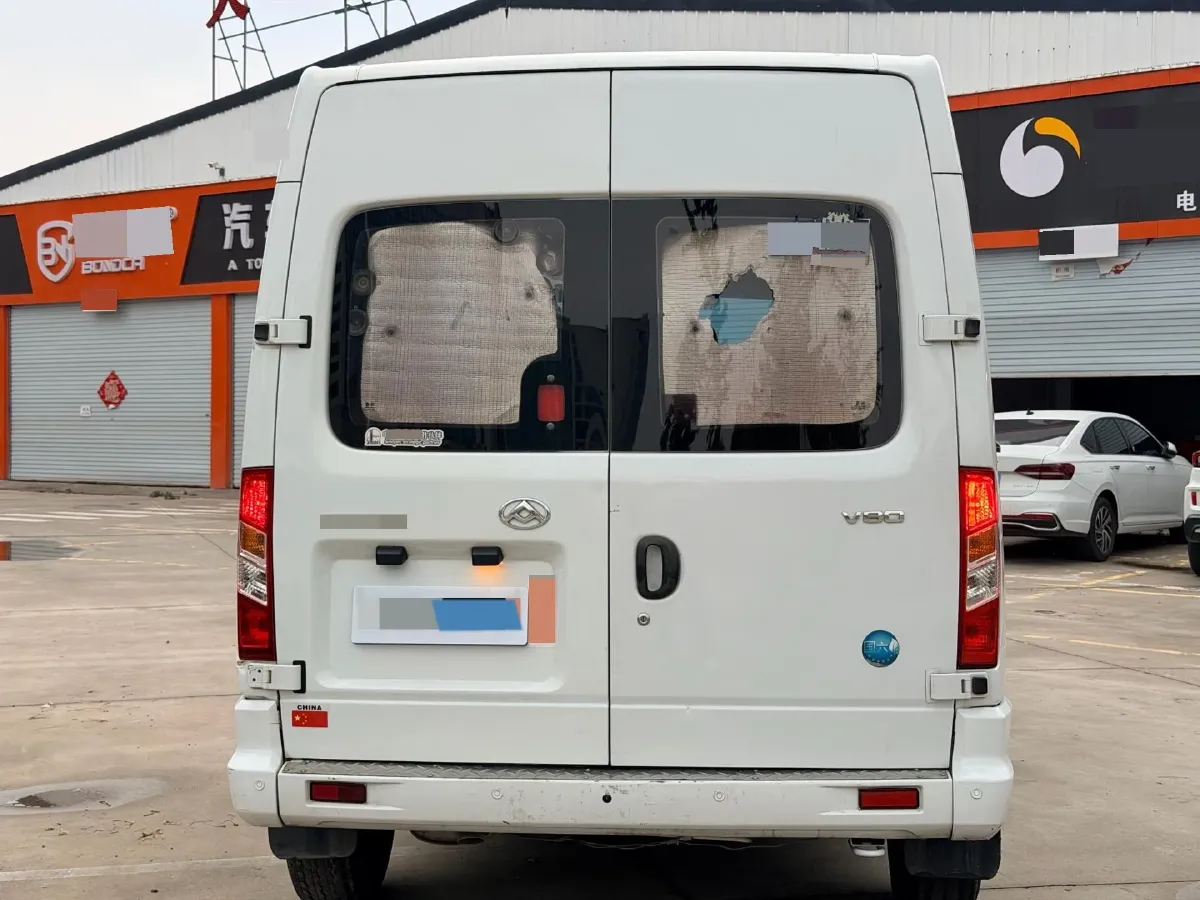 2021 MAXUS XinTu V80 2.0T 139HP L4 6MT,autocango,china used car exporter,china ev exporter,chinese used car exporter,chinese used ev exporter