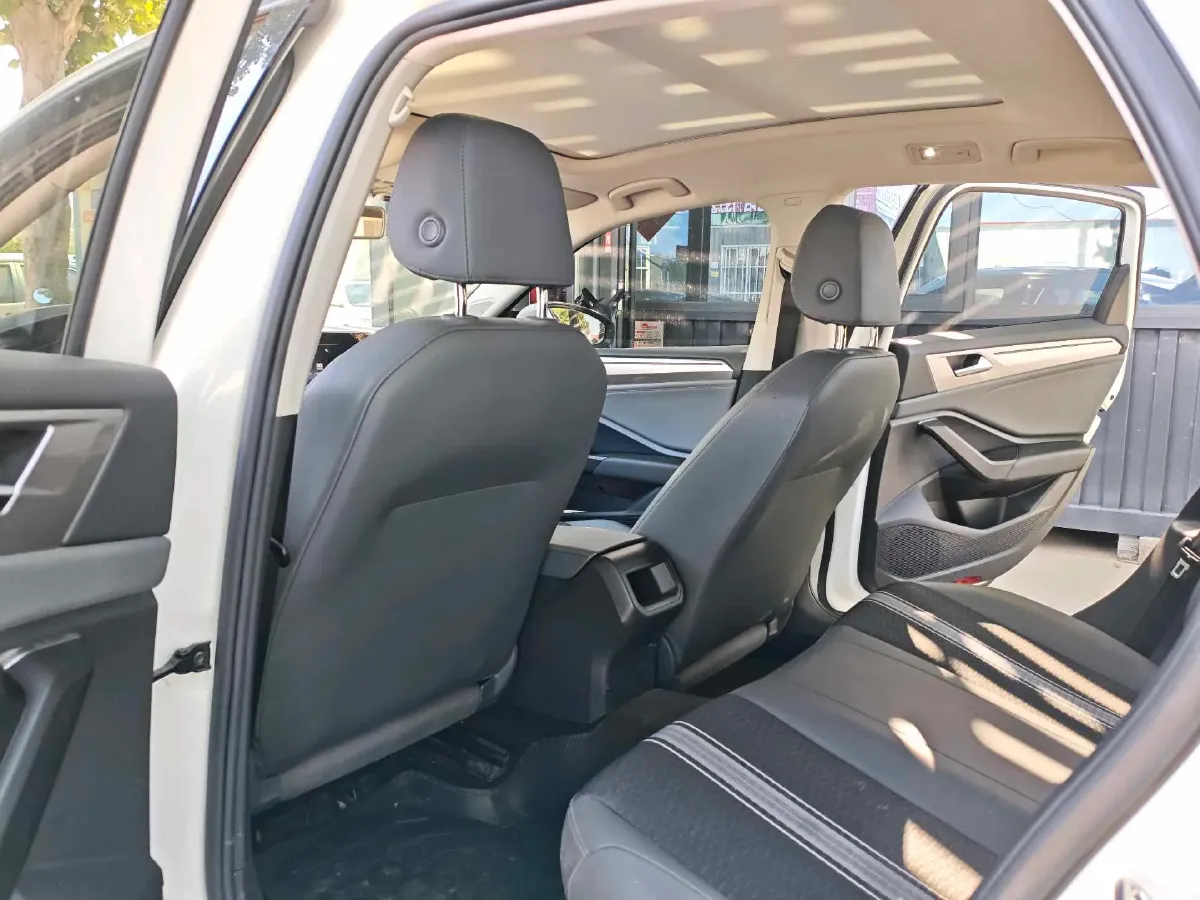 2023 Volkswagen Sagitar 1.2T 116HP L4 7DCT,autocango,china used car exporter,china ev exporter,chinese used car exporter,chinese used ev exporter