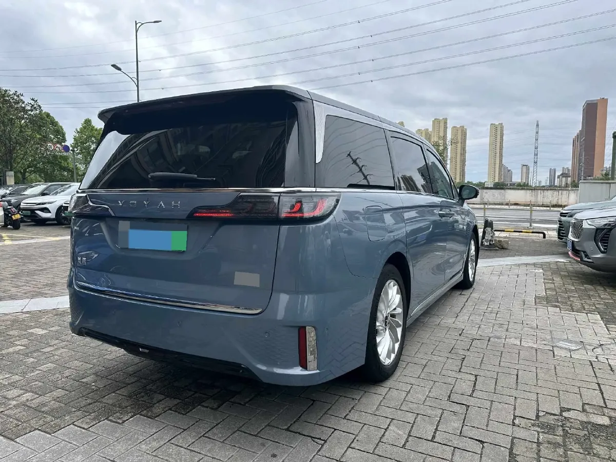 2022 Voyah Dream 1.5T 136HP L4 PHEV 25.57KWH,autocango,china used car exporter,china ev exporter,chinese used car exporter,chinese used ev exporter