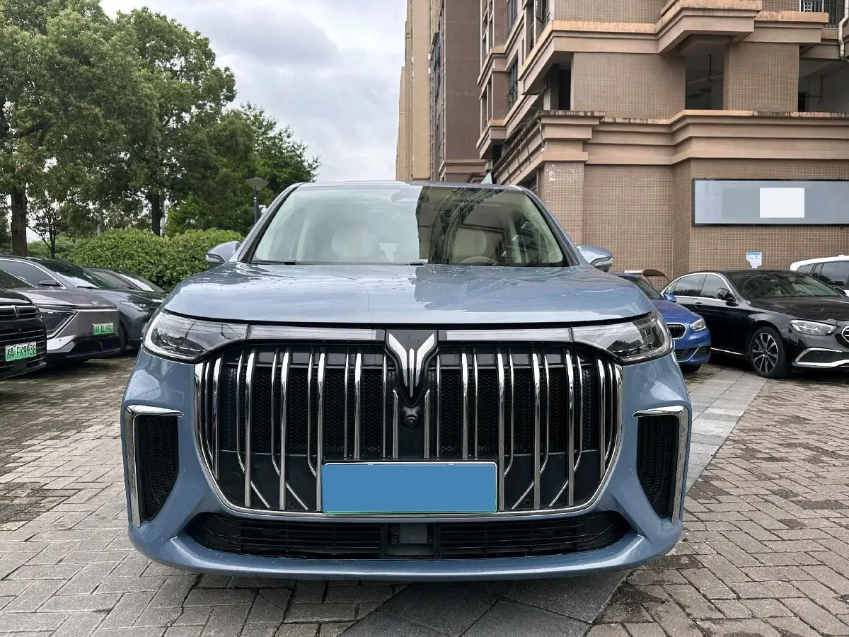 2022 Voyah Dream 1.5T 136HP L4 PHEV 25.57KWH,autocango,china used car exporter,china ev exporter,chinese used car exporter,chinese used ev exporter