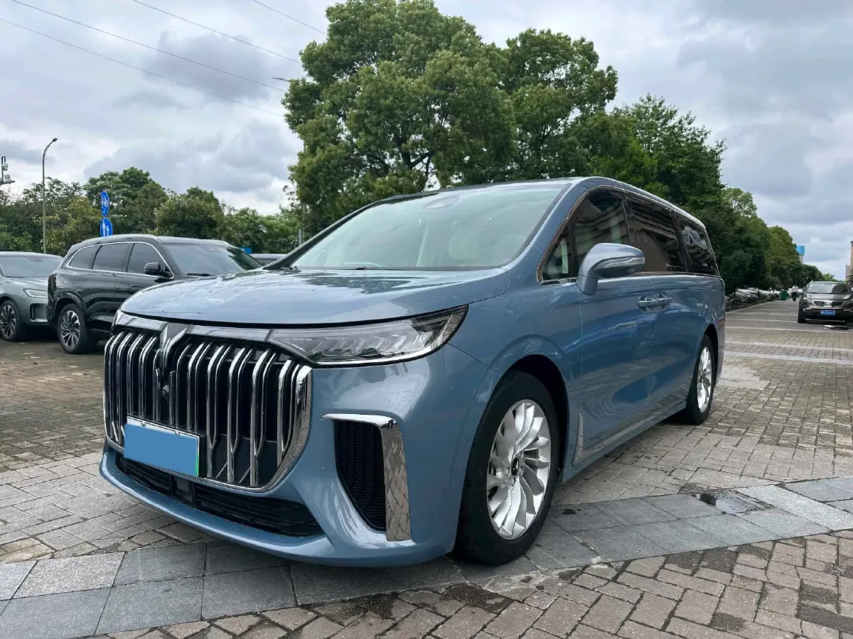2022 Voyah Dream 1.5T 136HP L4 PHEV 25.57KWH,autocango,china used car exporter,china ev exporter,chinese used car exporter,chinese used ev exporter