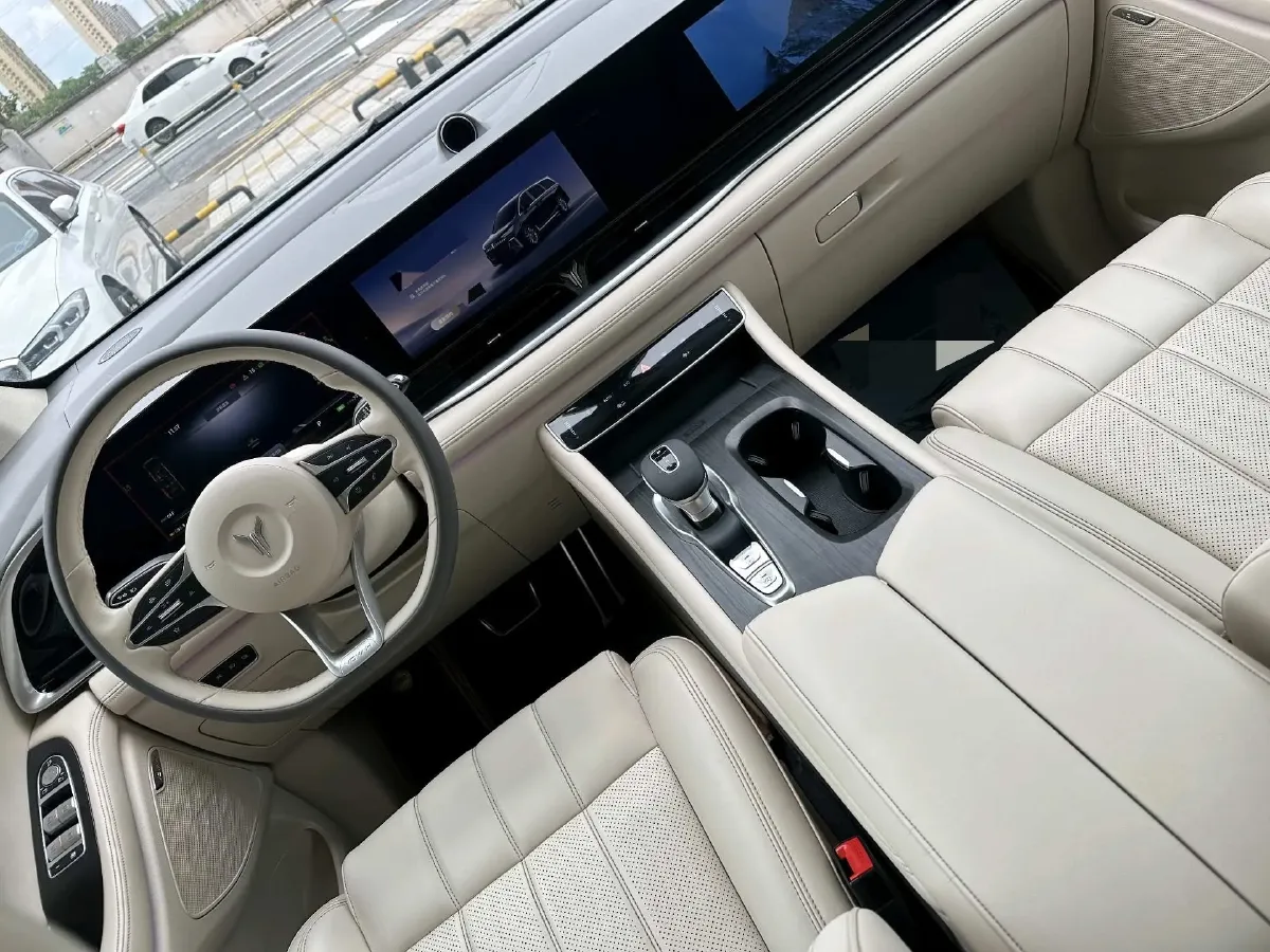 2022 Voyah Dream 1.5T 136HP L4 PHEV 25.57KWH,autocango,china used car exporter,china ev exporter,chinese used car exporter,chinese used ev exporter