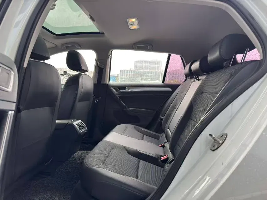 2018 Volkswagen Golf 1.6L 110HP L4 6AT,autocango,china used car exporter,china ev exporter,chinese used car exporter,chinese used ev exporter