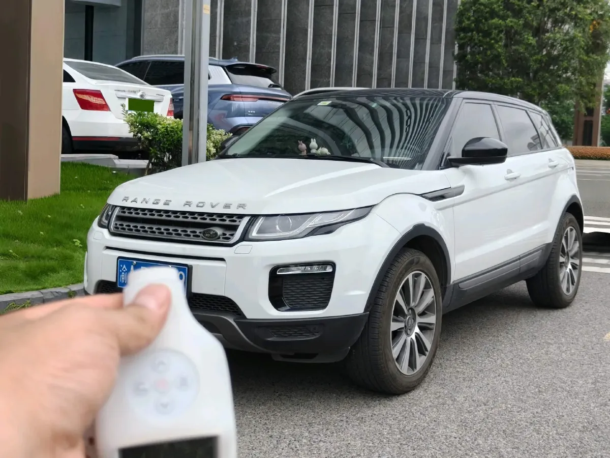 2018 Land Rover Range Rover Evoque 2.0T 241HP L4 9AT,autocango,china used car exporter,china ev exporter,chinese used car exporter,chinese used ev exporter