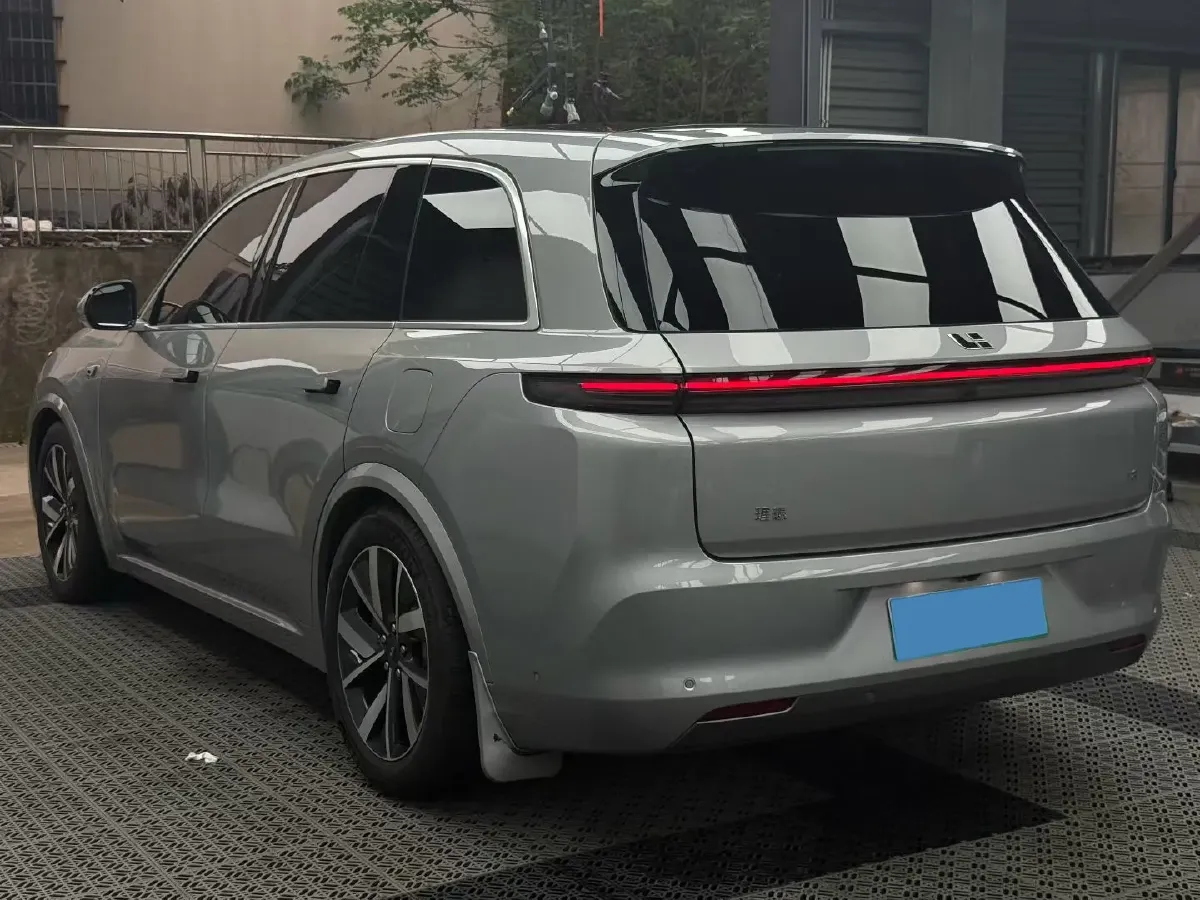2023 Li L8 Range Extended 154HP REEV 40.9KWH,autocango,china used car exporter,china ev exporter,chinese used car exporter,chinese used ev exporter