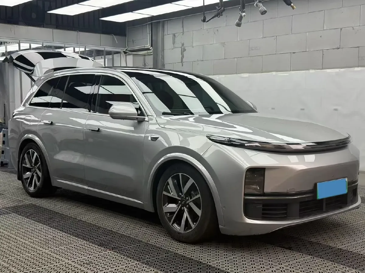 2023 Li L8 Range Extended 154HP REEV 40.9KWH,autocango,china used car exporter,china ev exporter,chinese used car exporter,chinese used ev exporter