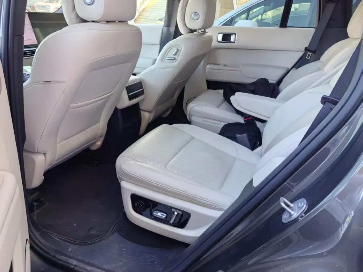 2023 Li L7 Range Extended 154HP REEV 40.9KWH,autocango,china used car exporter,china ev exporter,chinese used car exporter,chinese used ev exporter