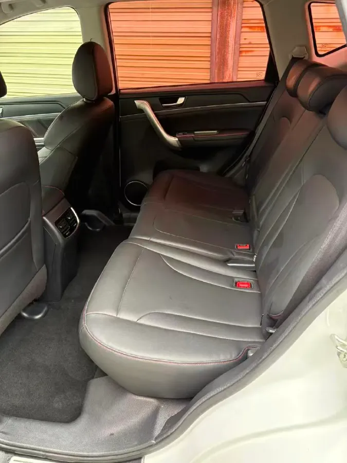 2019 Haval M6 1.5T 150HP L4 7DCT,autocango,china used car exporter,china ev exporter,chinese used car exporter,chinese used ev exporter