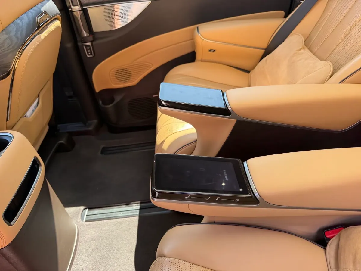 2024 Denza D9 1.5T 139HP L4 E-CVT PHEV 40KWH,autocango,china used car exporter,china ev exporter,chinese used car exporter,chinese used ev exporter