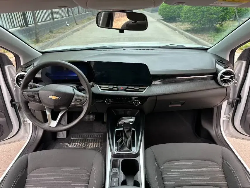 2024 Chevrolet Monza 1.5L 113HP L4 6DCT,autocango,china used car exporter,china ev exporter,chinese used car exporter,chinese used ev exporter