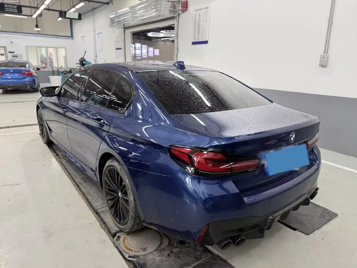 2021 BMW 5 Series 2.0T 252HP L4 8AT,autocango,china used car exporter,china ev exporter,chinese used car exporter,chinese used ev exporter