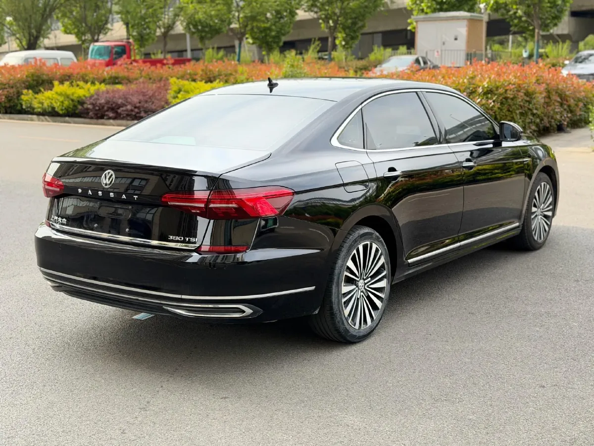 2020 Volkswagen Passat 2.0T 220HP L4 7DCT,autocango,china used car exporter,china ev exporter,chinese used car exporter,chinese used ev exporter