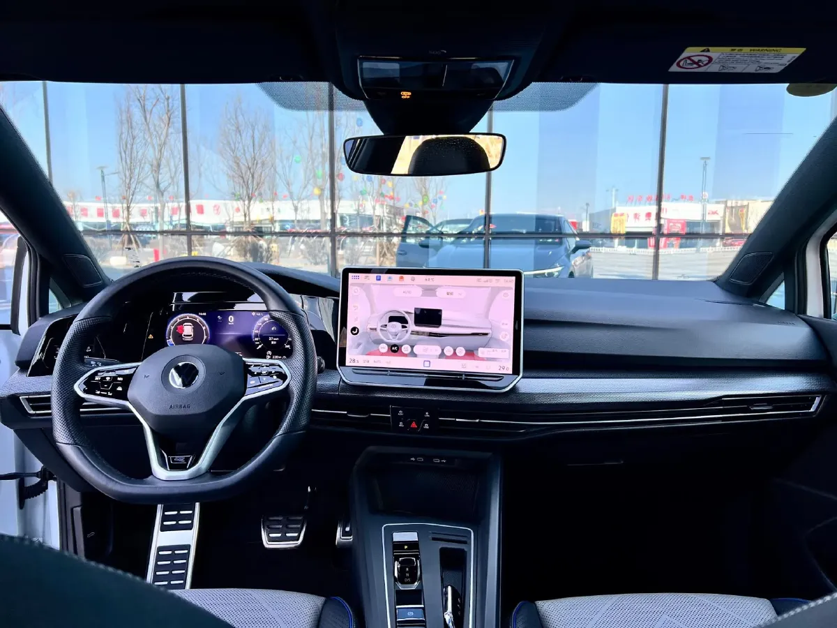 2025 Volkswagen Golf 1.5T 160HP L4 7DCT,autocango,china used car exporter,china ev exporter,chinese used car exporter,chinese used ev exporter