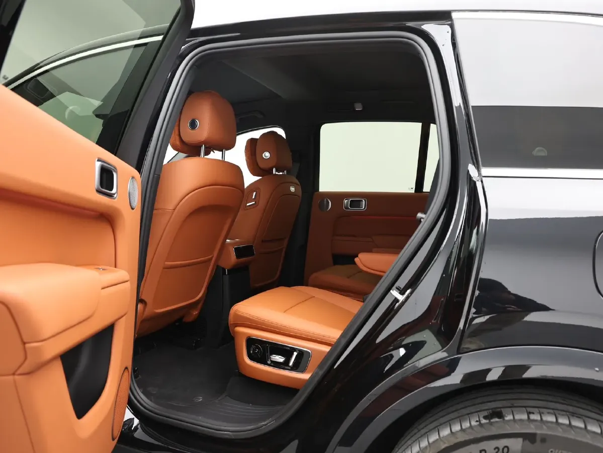 2025 Li L8 Range Extended 154HP REEV,autocango,china used car exporter,china ev exporter,chinese used car exporter,chinese used ev exporter