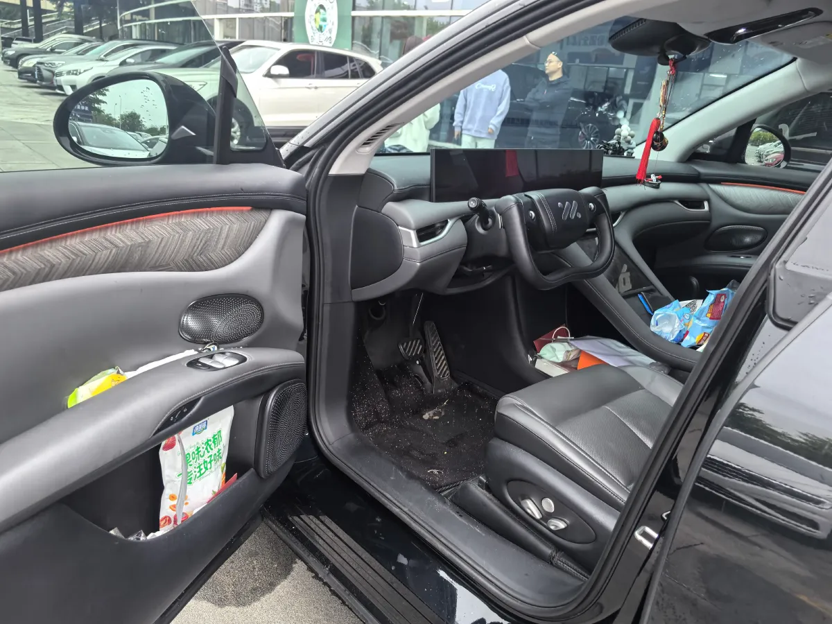 2025 IM LS6 BEV 75KWH,autocango,china used car exporter,china ev exporter,chinese used car exporter,chinese used ev exporter