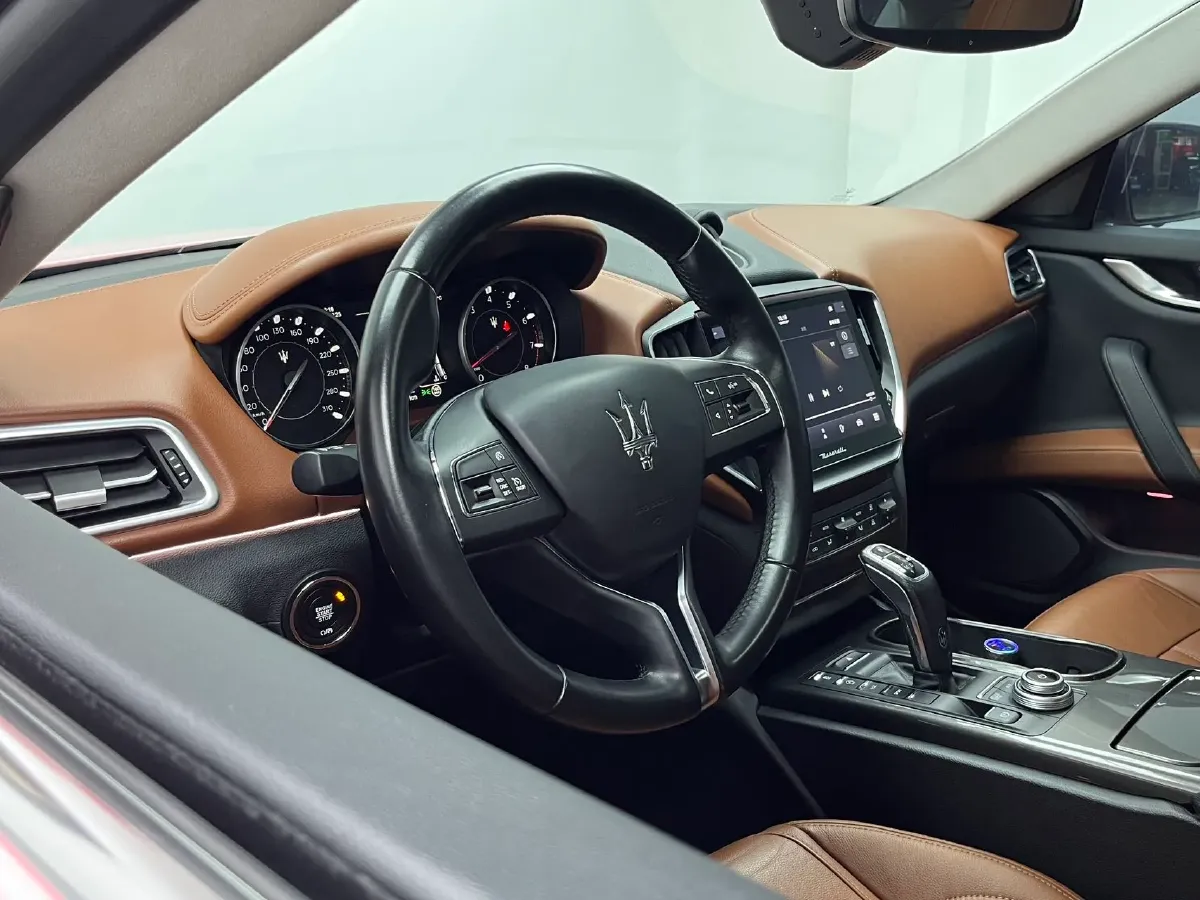 2021 Maserati Ghibli 3.0T 350HP V6 8AT,autocango,china used car exporter,china ev exporter,chinese used car exporter,chinese used ev exporter