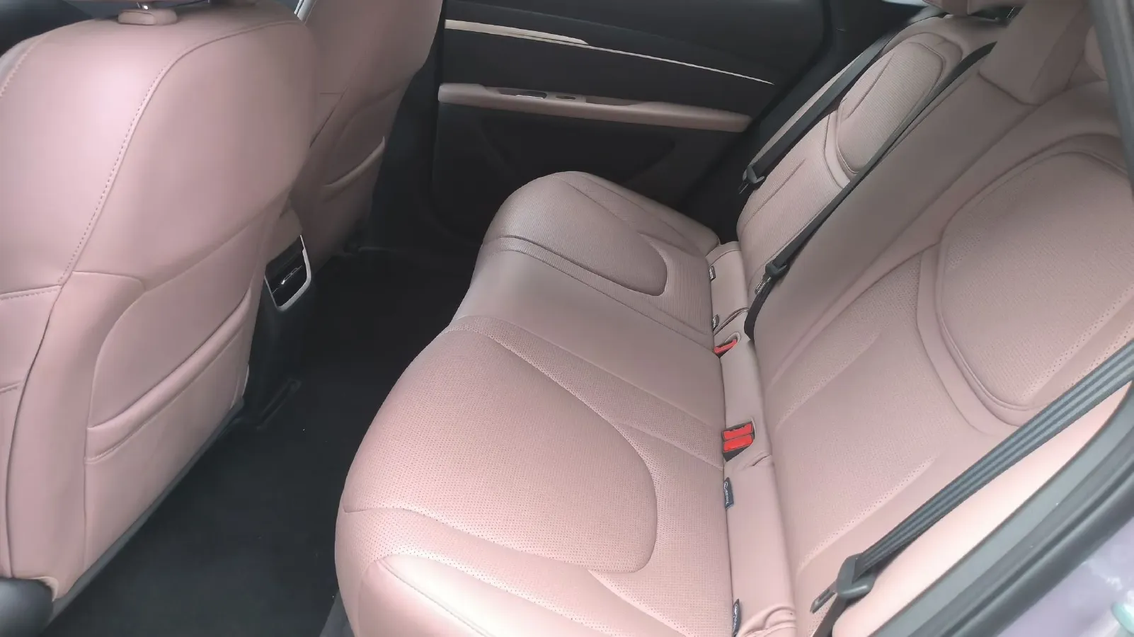 2025 Xpeng MONA M03 BEV,autocango,china used car exporter,china ev exporter,chinese used car exporter,chinese used ev exporter