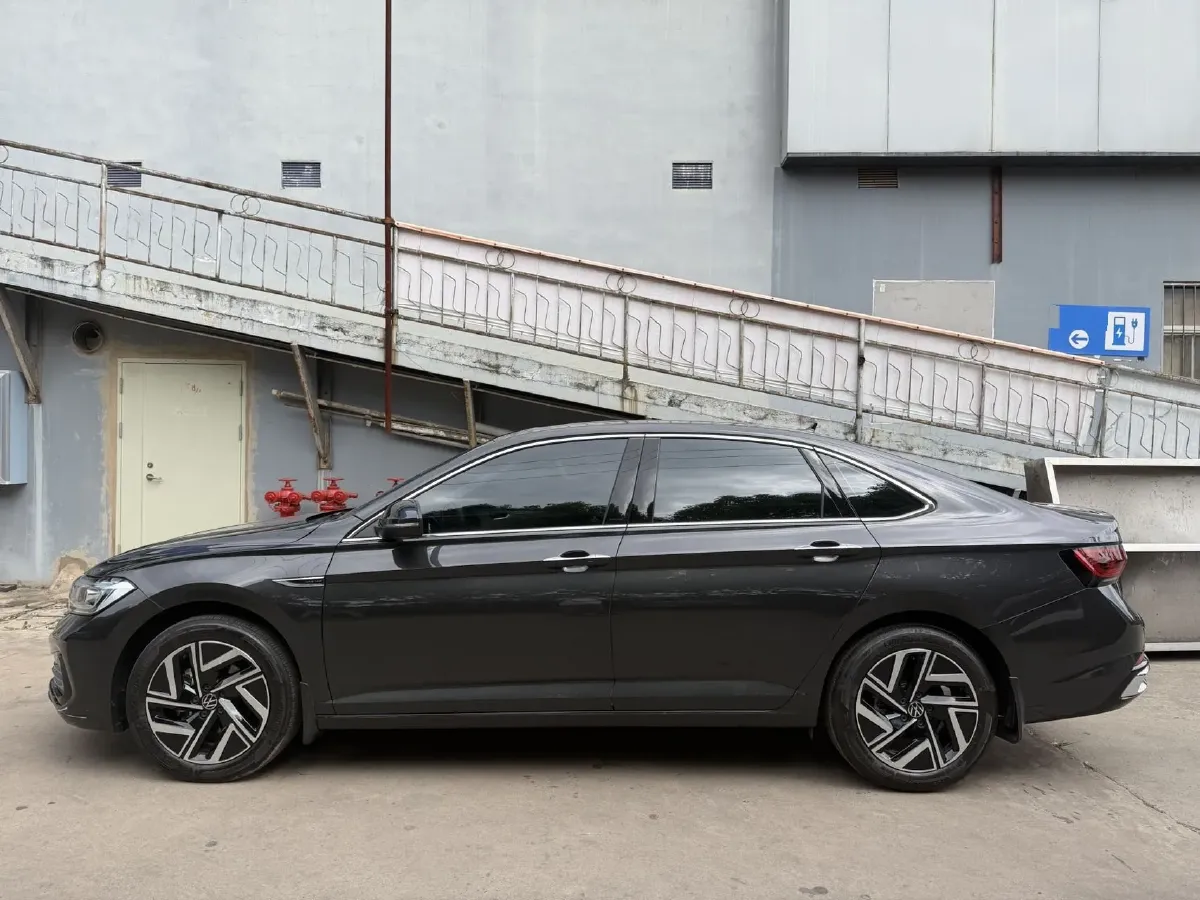 2024 Volkswagen Sagitar 1.5T 160HP L4 7DCT,autocango,china used car exporter,china ev exporter,chinese used car exporter,chinese used ev exporter