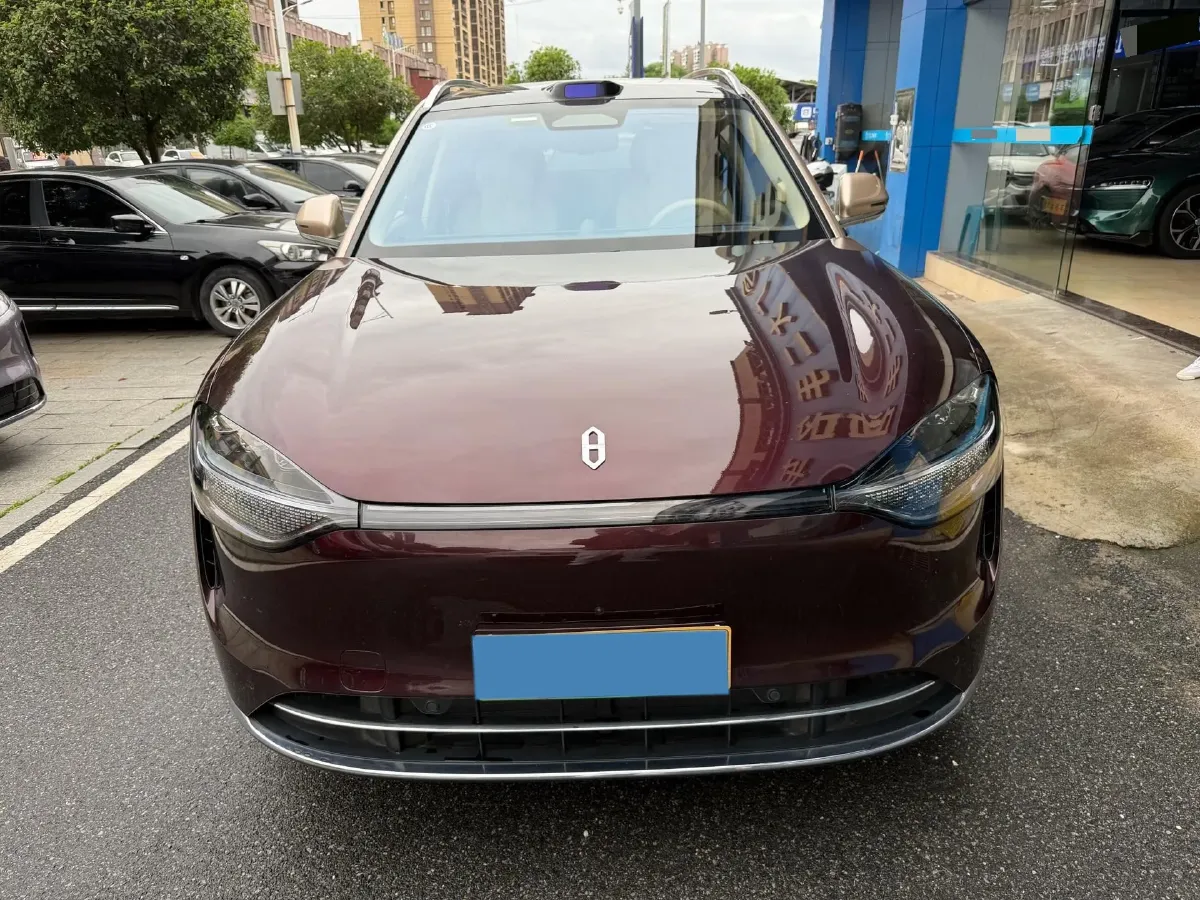 2025 AITO AITO M9 REEV 160HP REEV 52KWH,autocango,china used car exporter,china ev exporter,chinese used car exporter,chinese used ev exporter
