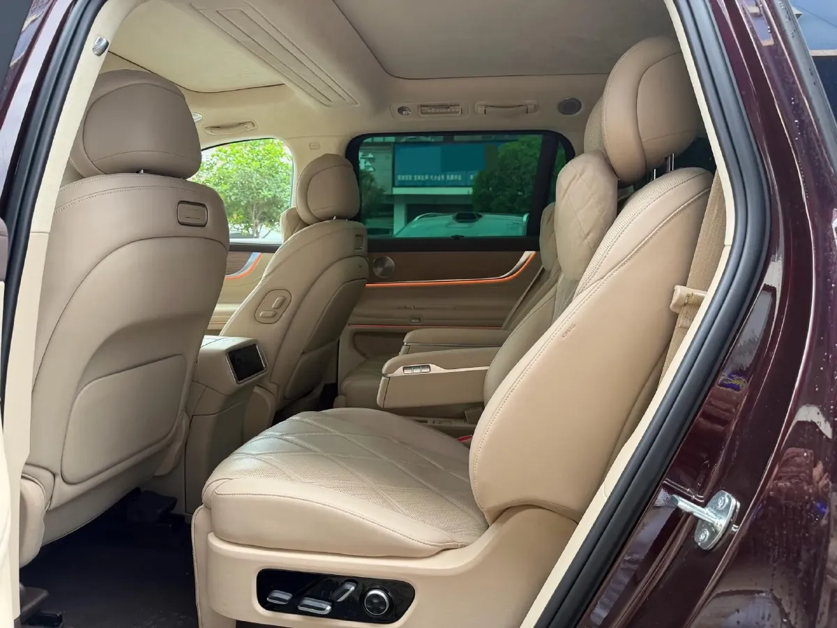 2025 AITO AITO M9 REEV 160HP REEV 52KWH,autocango,china used car exporter,china ev exporter,chinese used car exporter,chinese used ev exporter