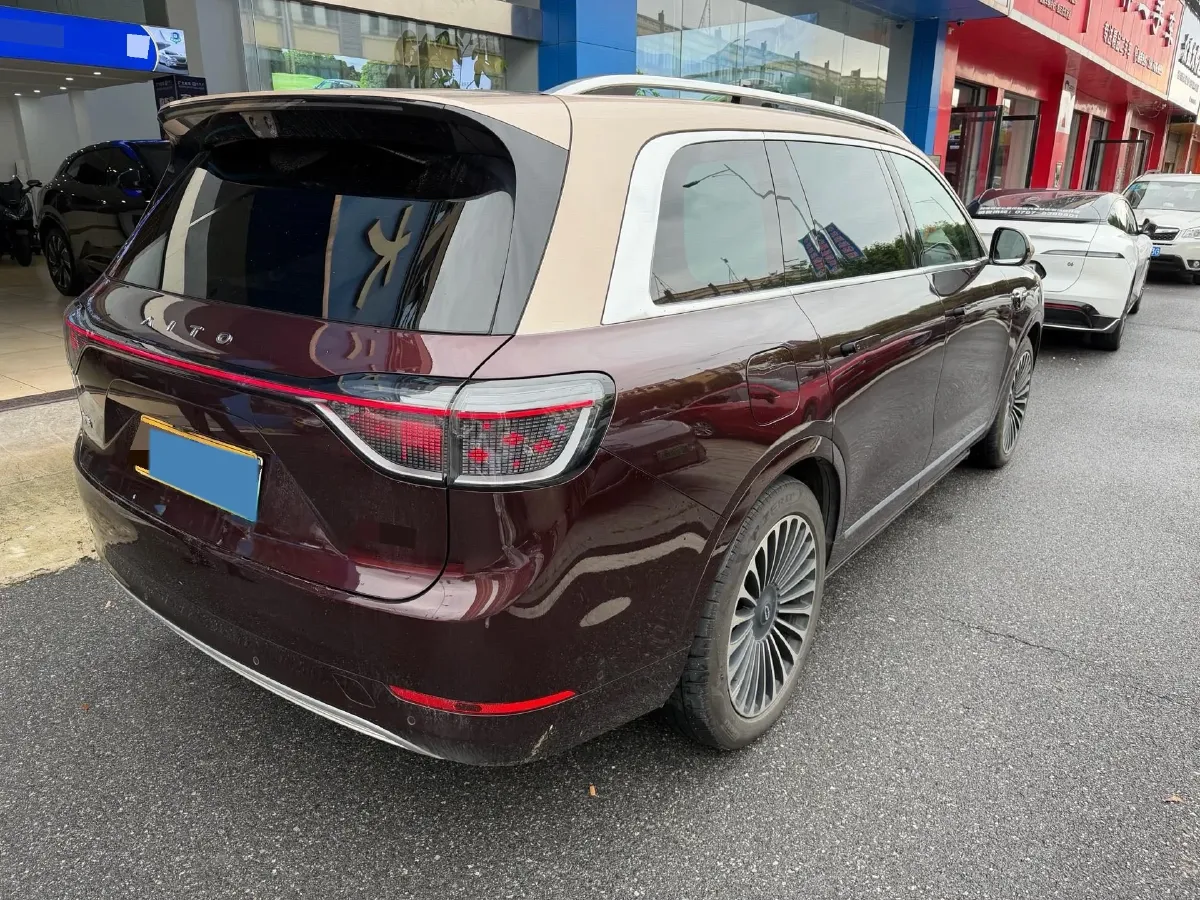 2025 AITO AITO M9 REEV 160HP REEV 52KWH,autocango,china used car exporter,china ev exporter,chinese used car exporter,chinese used ev exporter