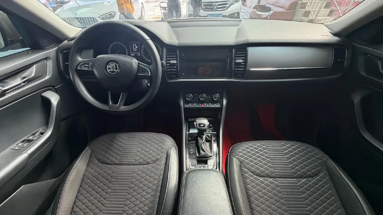 2018 Skoda Kodiak 2.0T 186HP L4 7DCT,autocango,china used car exporter,china ev exporter,chinese used car exporter,chinese used ev exporter