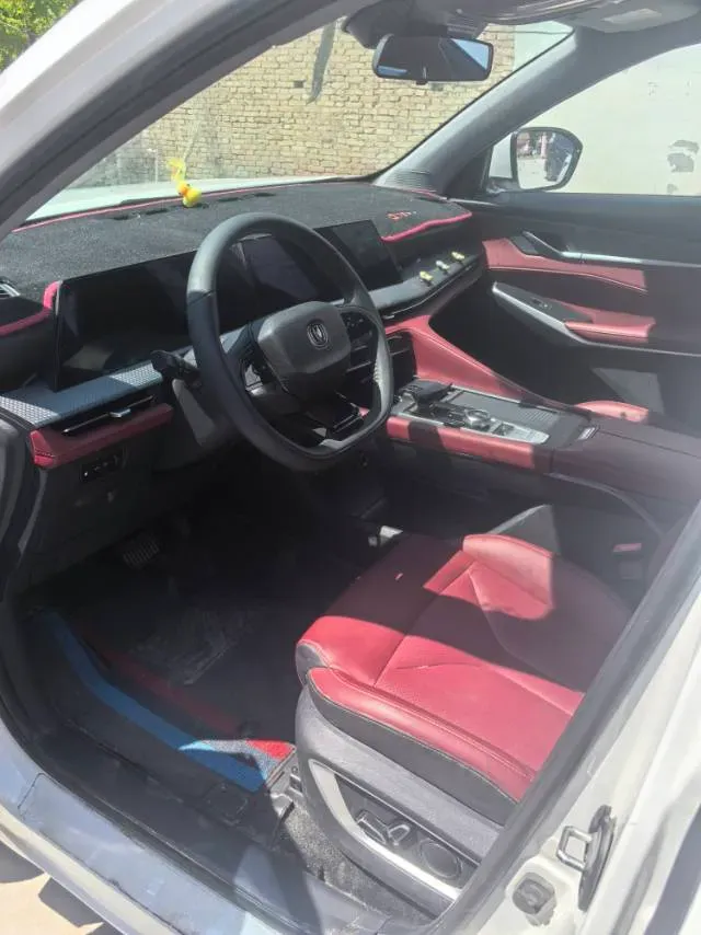 2022 ChangAn CS75 Plus 1.5T 188HP L4 8AT,autocango,china used car exporter,china ev exporter,chinese used car exporter,chinese used ev exporter