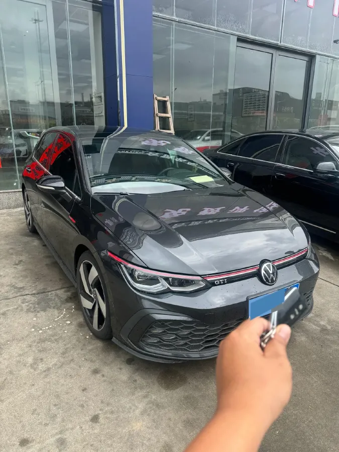 2023 Volkswagen GolfGTI 2.0T 220HP L4 7DCT,autocango,china used car exporter,china ev exporter,chinese used car exporter,chinese used ev exporter